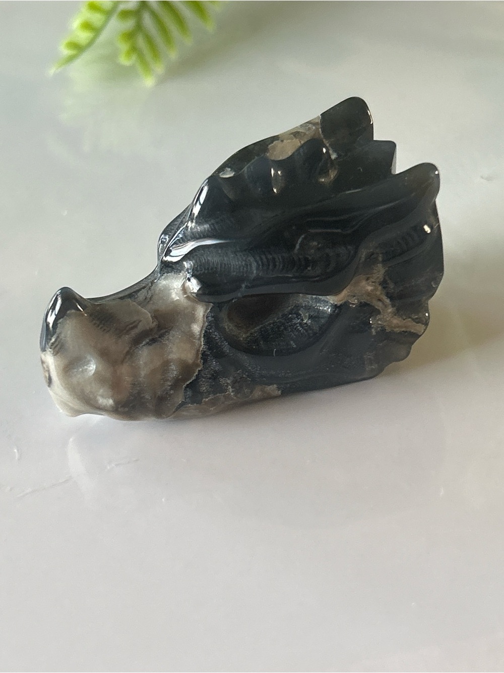 💎 Polished volcano agate dragon head B
1.8” length